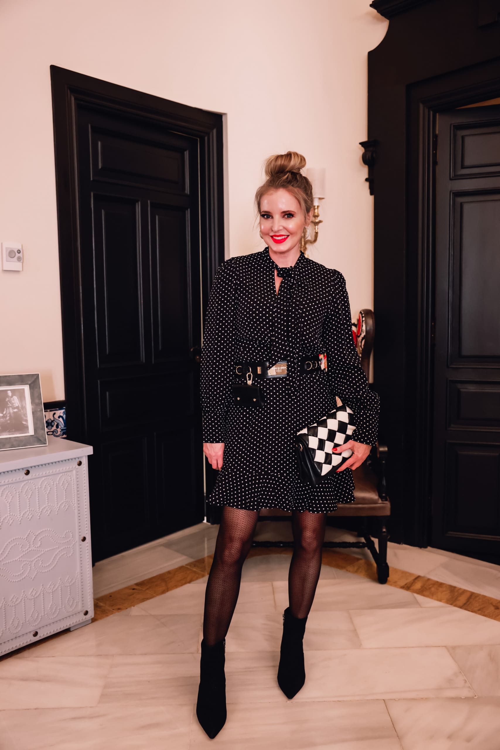 5 Dresses to Wear With Black Tights For Slimming Outfits