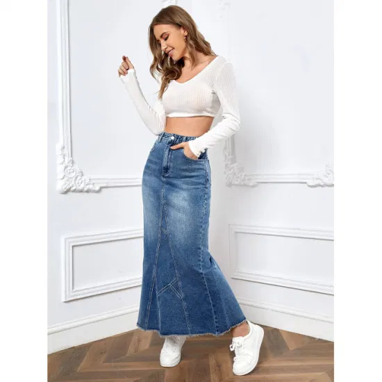 Retro Revival: High-Rise Jeans and Vintage-Inspired Crop Tops