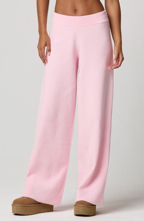 Effortless Elegance: Slip-On Mules with Wide-Leg Pants