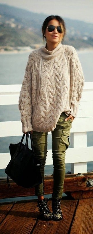 Chic Contrast with a Soft Cashmere Sweater